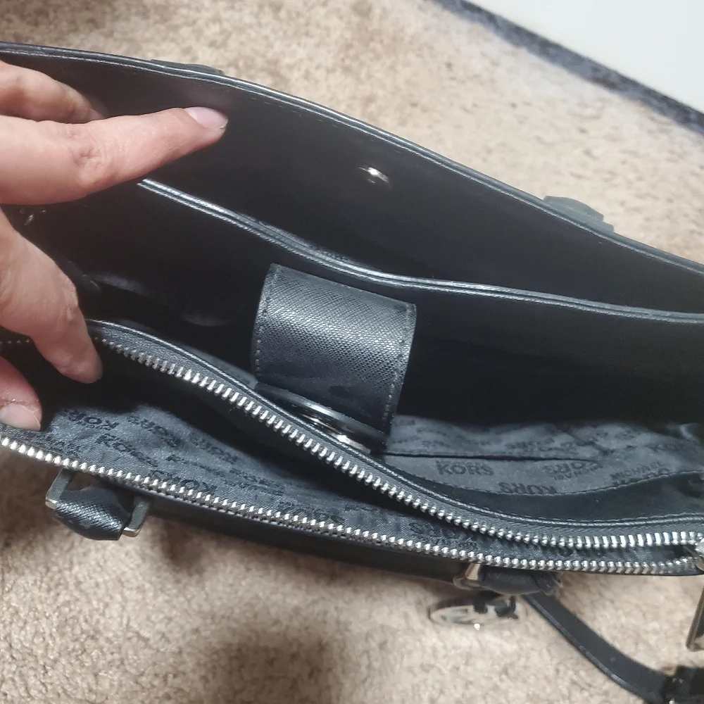 Michael Kors purse - Picture 3 of 3